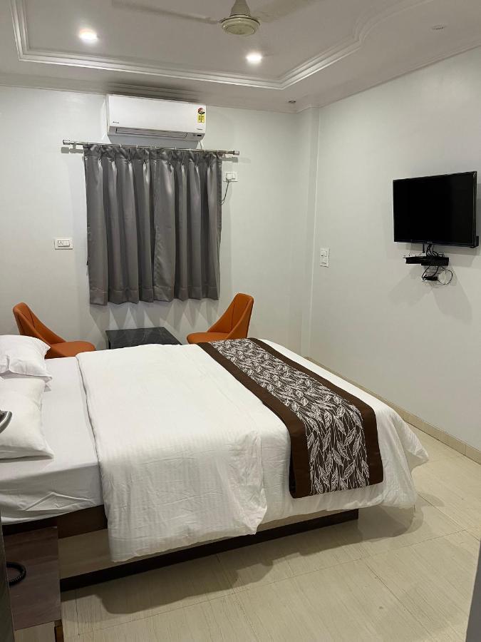 Hotel Jeet Paradise Phaltan Exterior photo