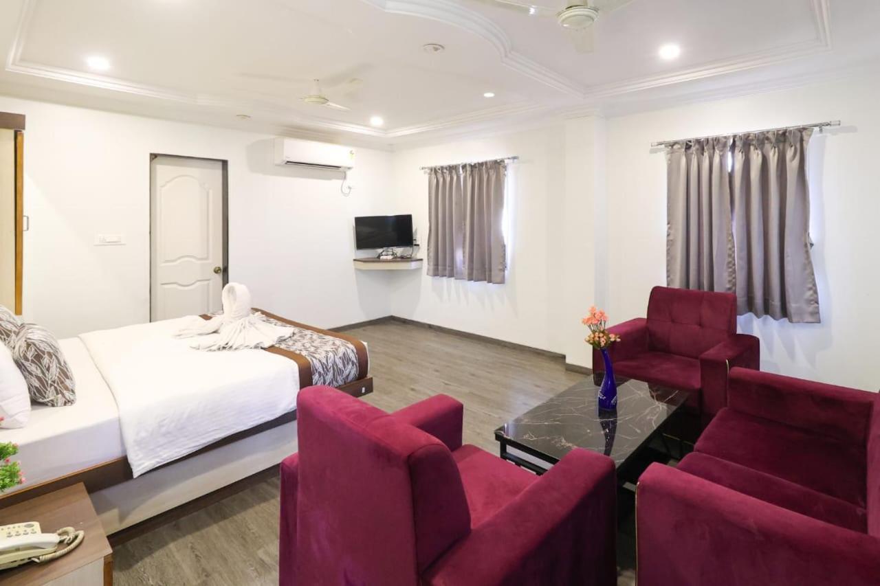 Hotel Jeet Paradise Phaltan Exterior photo